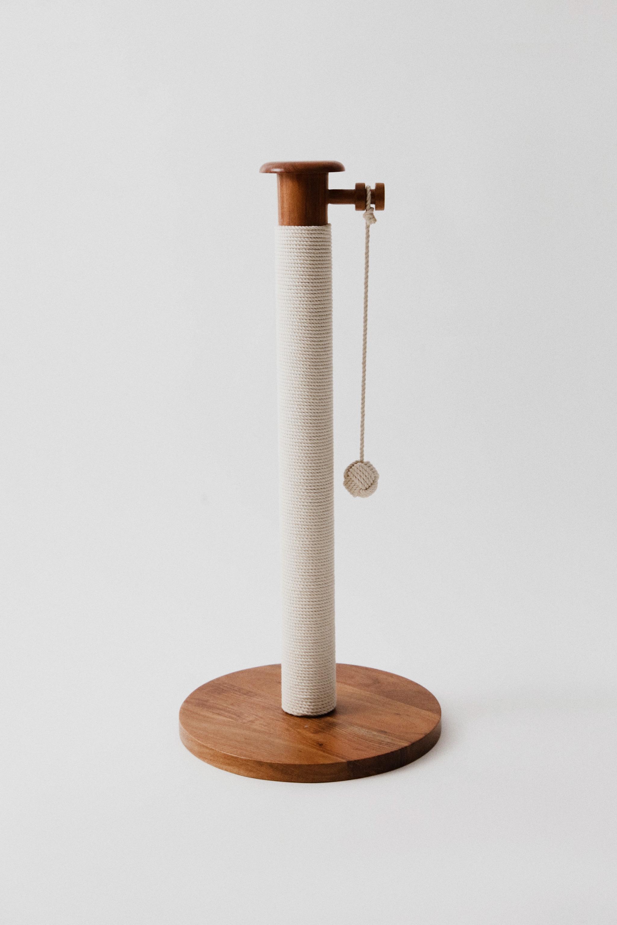 WOOD AND COTTON CAT SCRATCHER